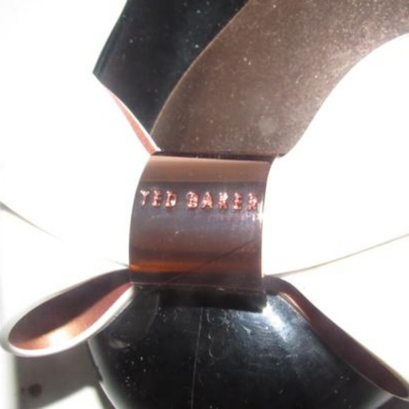 Ted Baker Black Leather Exaggerated White Bow - Picture 4 of 13